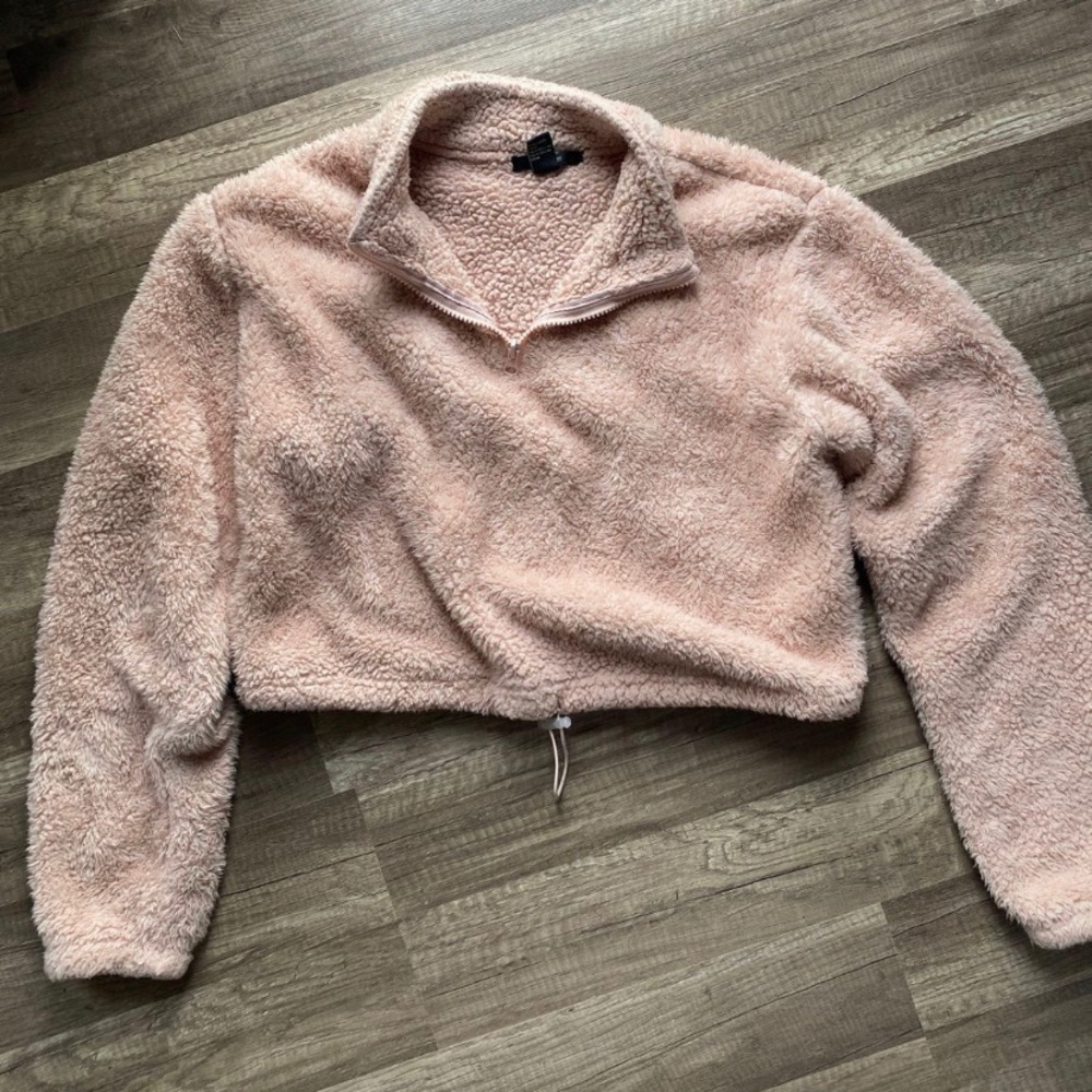 Forever21 Pink Sherpa Cropped with elastic band for preference